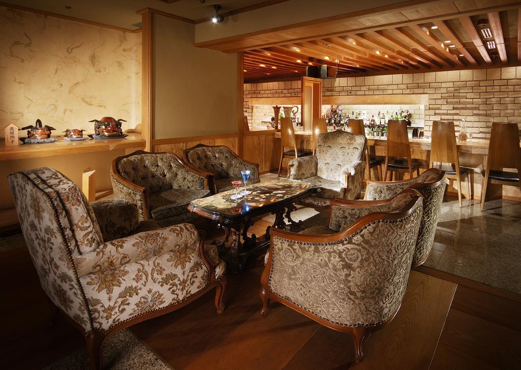스이메이칸 게로 외부 사진 Interior of a restaurant in Dubai