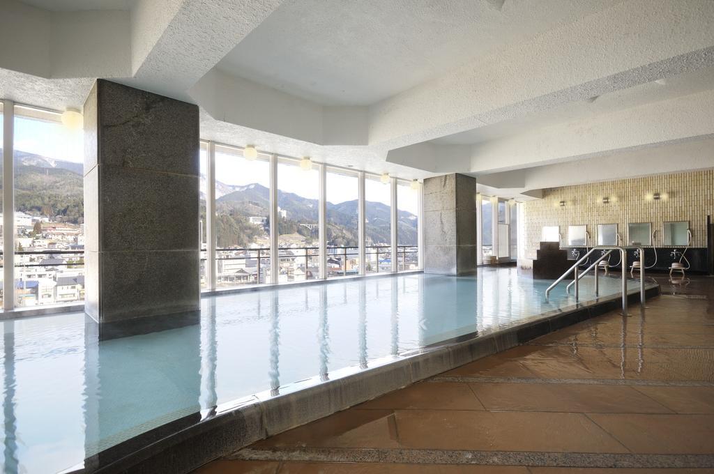 스이메이칸 게로 외부 사진 The indoor pool at the hotel