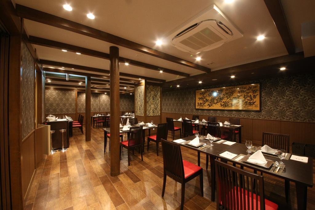스이메이칸 게로 외부 사진 Interior of a restaurant in Seoul, South Korea